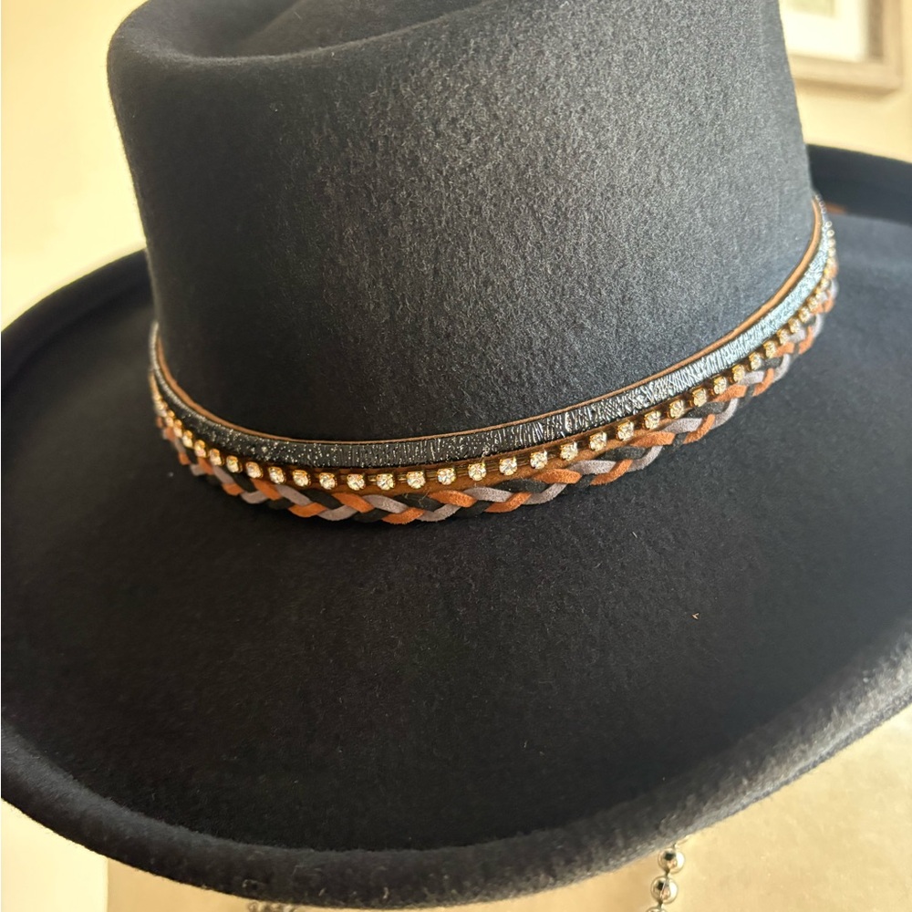 Lucky Brand Black Hat with Brown Trim - Picture 2 of 7